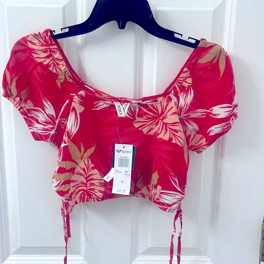 NWT Roxy super cute crop shirt